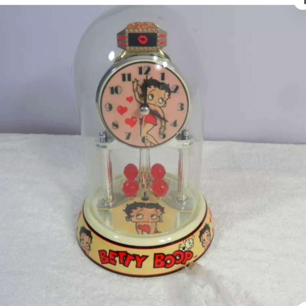 Betty Boop anniversary clock
